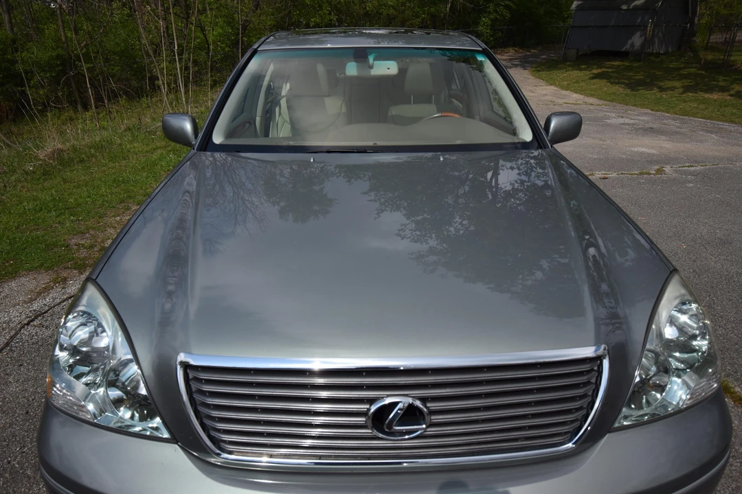 2001 Lexus LS 3rd Gen - Image 15 of 31