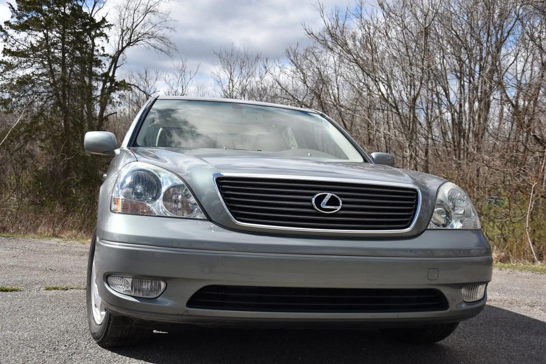 2001 Lexus LS 3rd Gen - Image 2 of 31