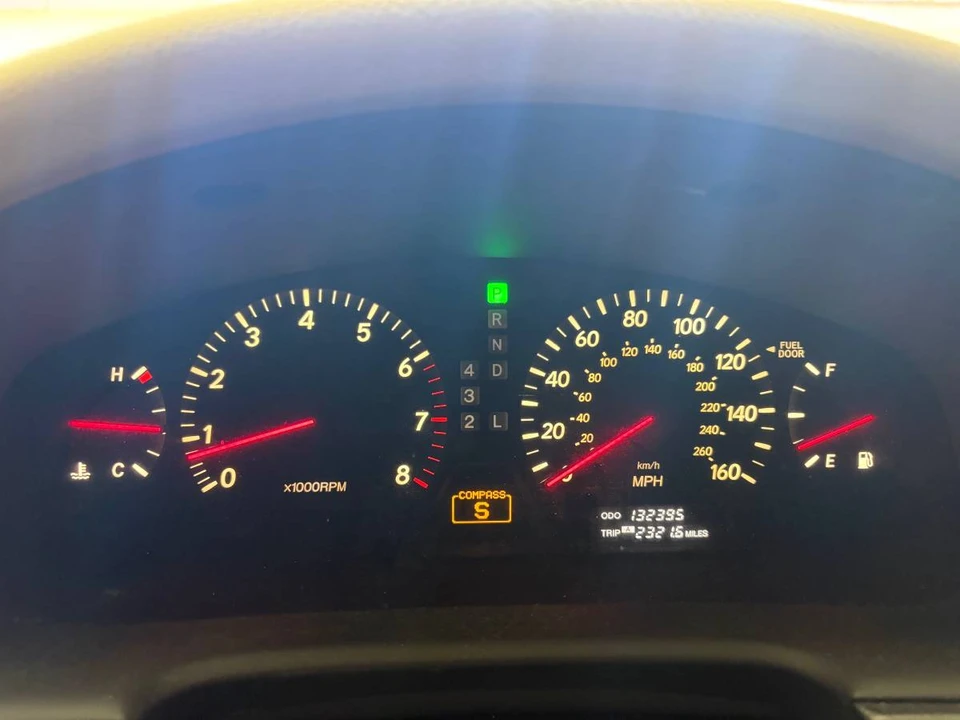 2001 Lexus LS 3rd Gen - Image 8 of 8