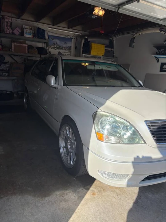 2001 Lexus LS 3rd Gen - Image 3 of 8