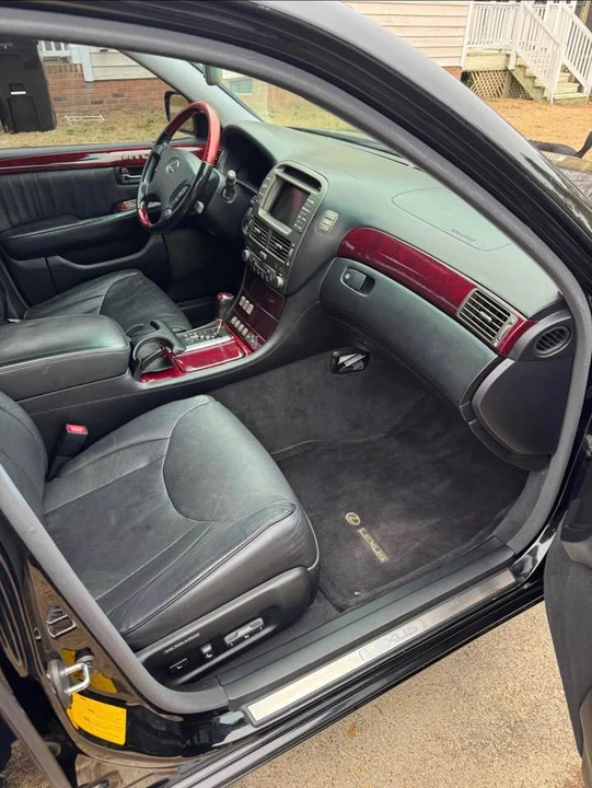 2001 Lexus LS 3rd Gen - Image 6 of 9