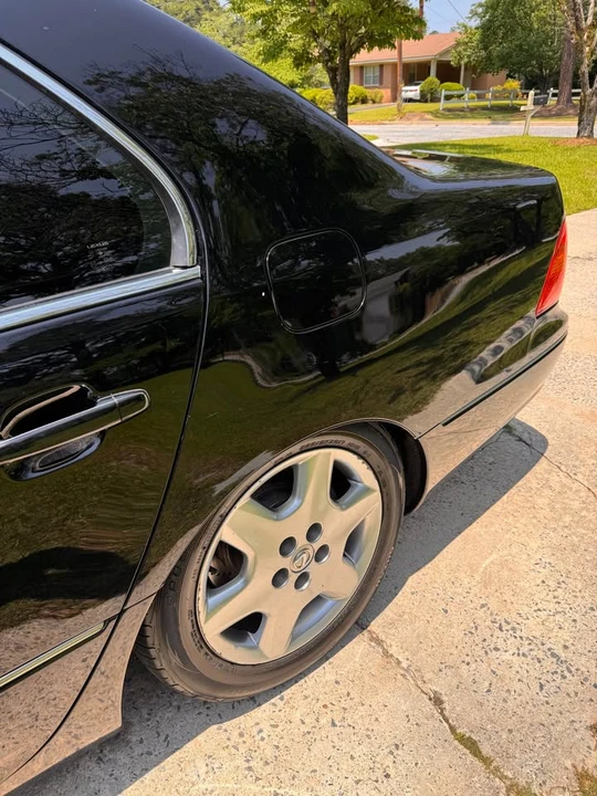 2001 Lexus LS 3rd Gen - Image 2 of 9