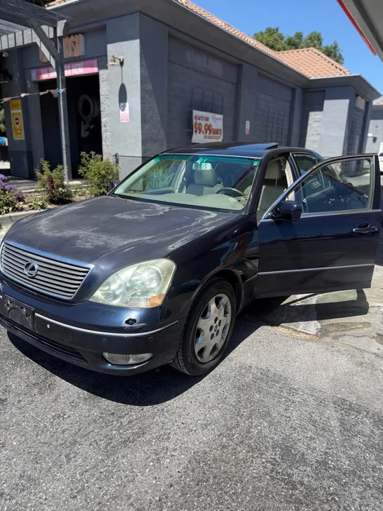 2001 Lexus LS 3rd Gen - Image 2 of 8