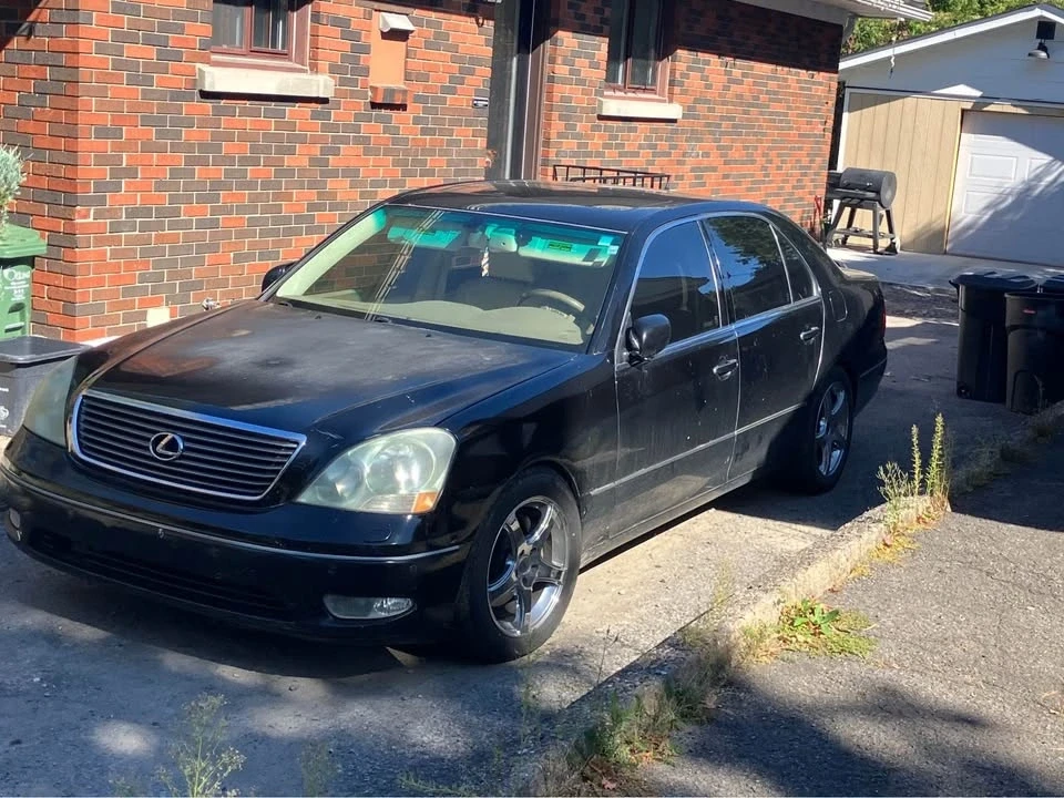 2001 Lexus LS 3rd Gen - Image 4 of 4
