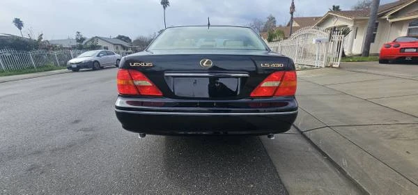 2001 Lexus LS 3rd Gen - Image 5 of 18