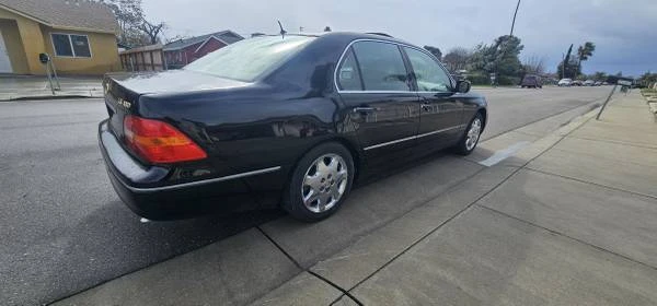 2001 Lexus LS 3rd Gen - Image 4 of 18
