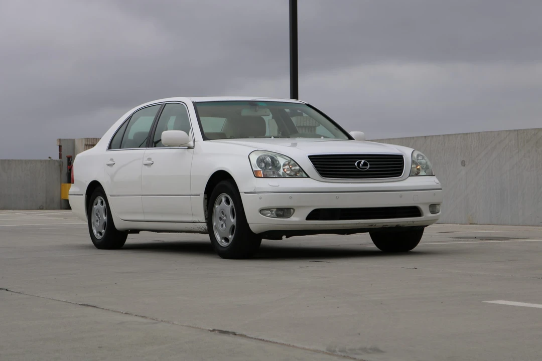 2001 Lexus LS 3rd Gen - Image 3 of 31