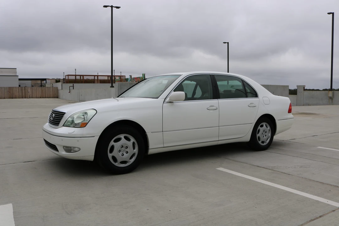 2001 Lexus LS 3rd Gen - Image 8 of 31