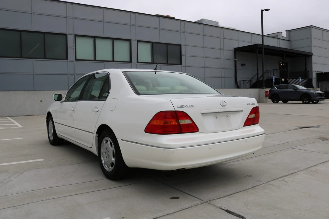 2001 Lexus LS 3rd Gen - Image 12 of 31