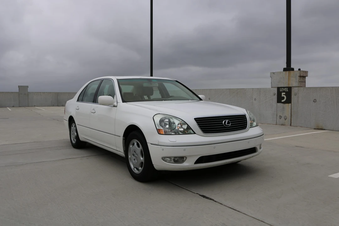 2001 Lexus LS 3rd Gen - Image 2 of 31