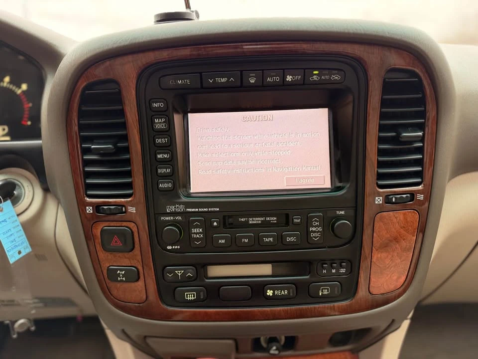 2001 Lexus LX 2nd Gen - Image 10 of 13