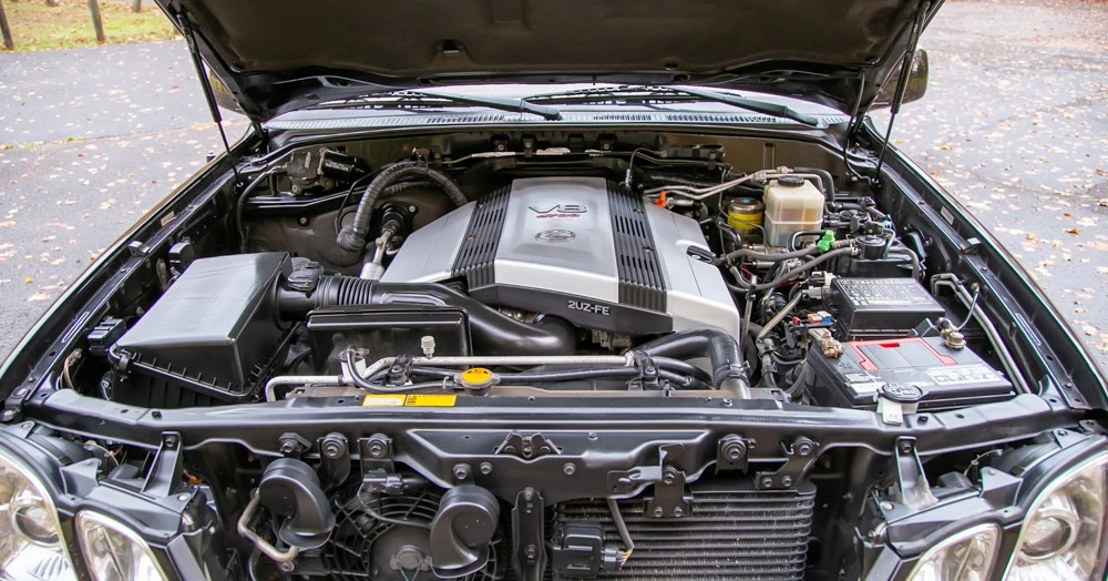 2001 Lexus LX 2nd Gen - Image 11 of 19
