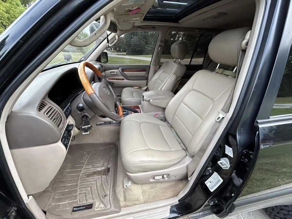 2001 Lexus LX 2nd Gen - Image 30 of 31
