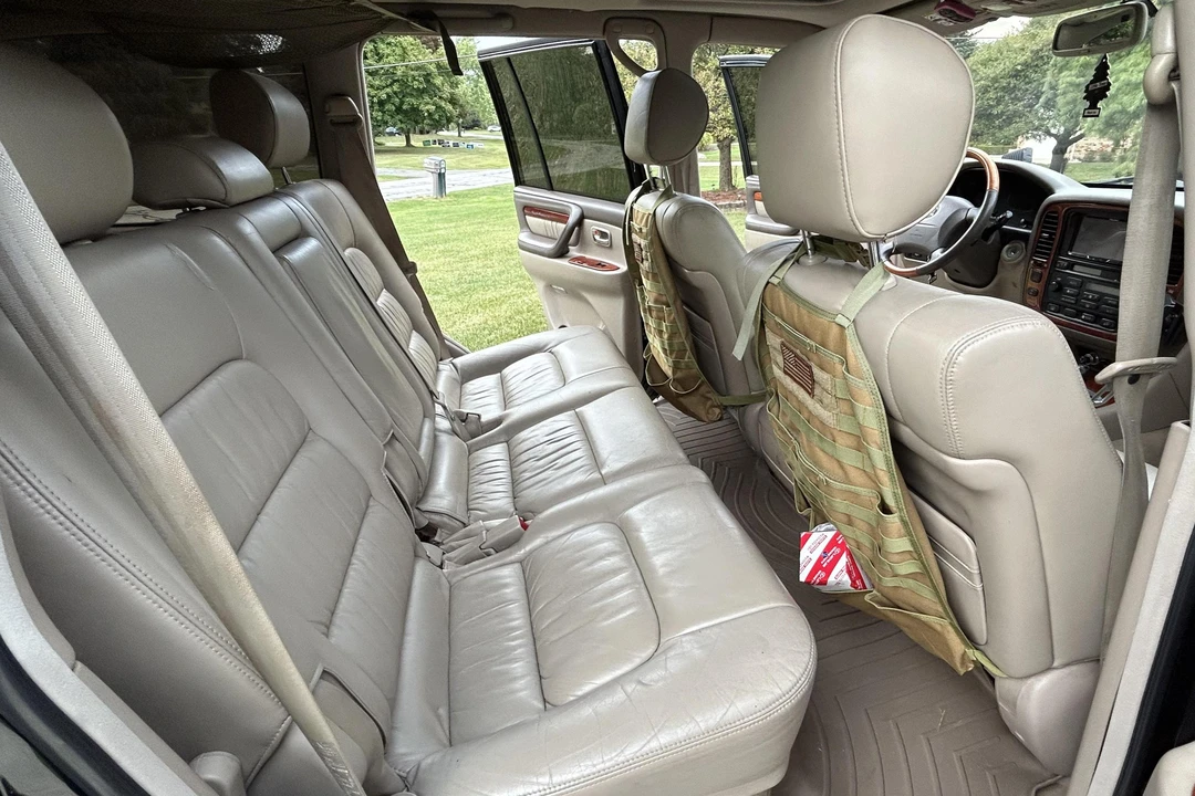 2001 Lexus LX 2nd Gen - Image 28 of 31