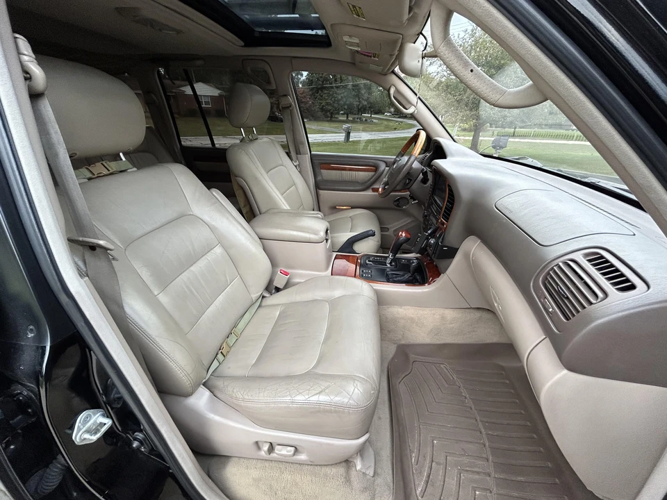 2001 Lexus LX 2nd Gen - Image 31 of 31