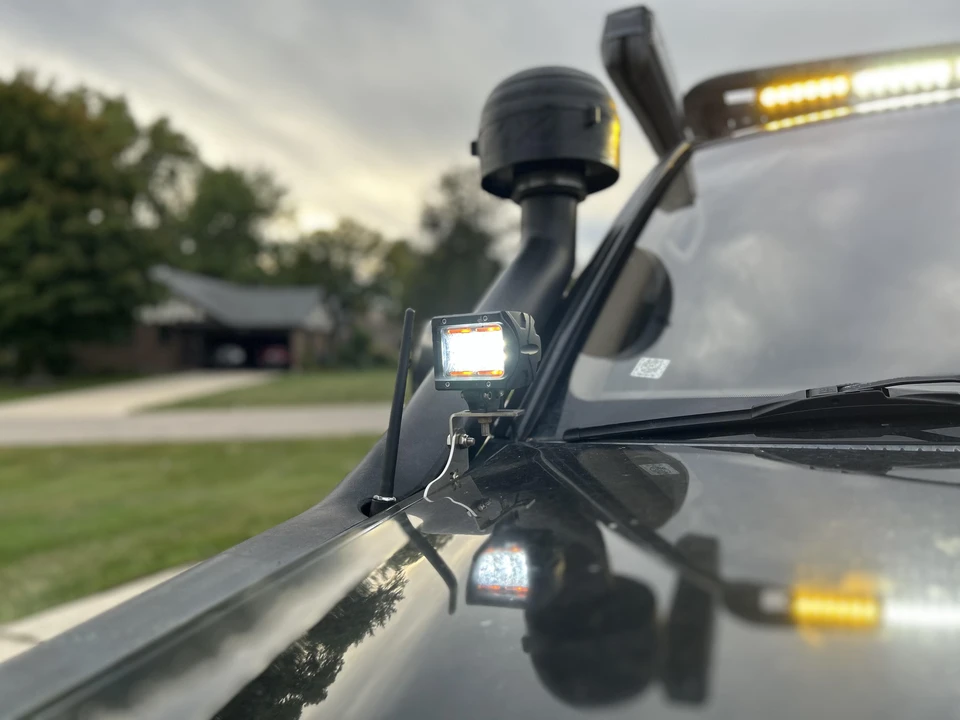 2001 Lexus LX 2nd Gen - Image 21 of 31