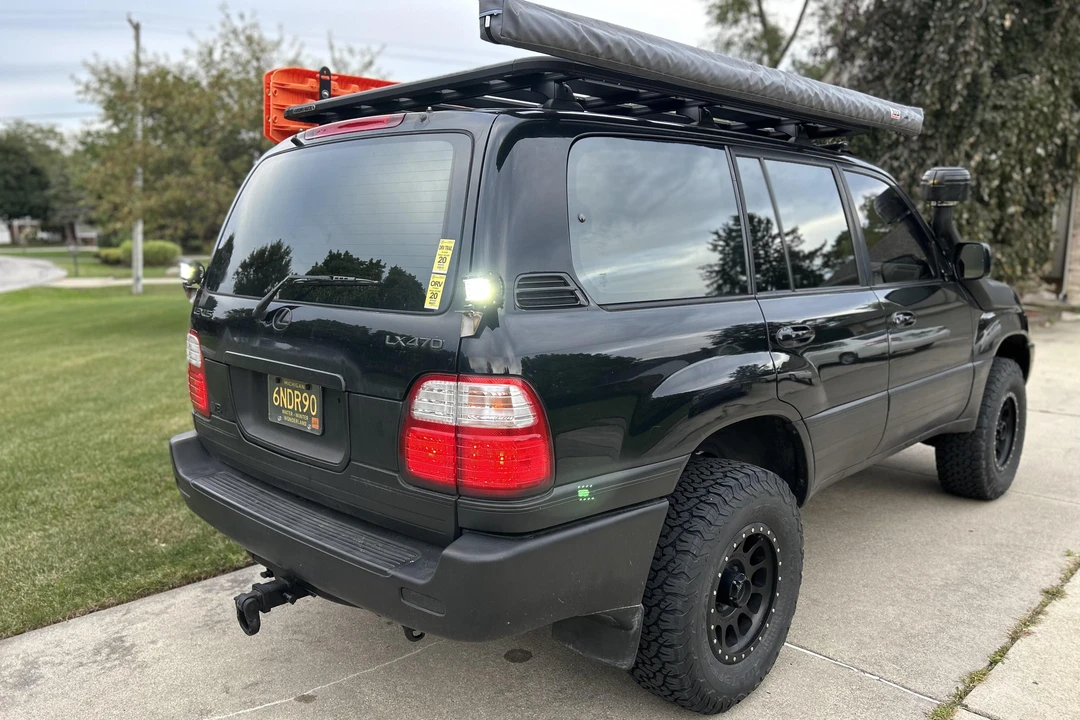 2001 Lexus LX 2nd Gen - Image 4 of 31
