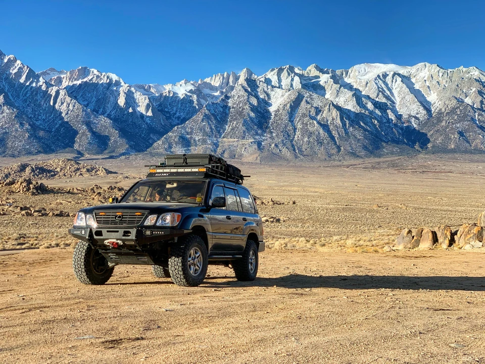 2001 Lexus LX 2nd Gen - Image 9 of 31