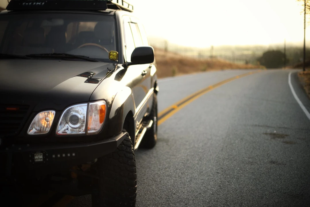 2001 Lexus LX 2nd Gen - Image 22 of 31