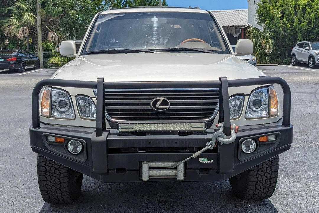 2001 Lexus LX 2nd Gen - Image 2 of 31