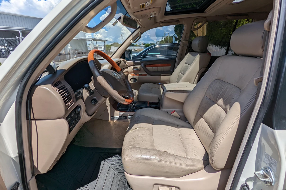 2001 Lexus LX 2nd Gen - Image 24 of 31