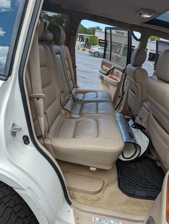 2001 Lexus LX 2nd Gen - Image 31 of 31