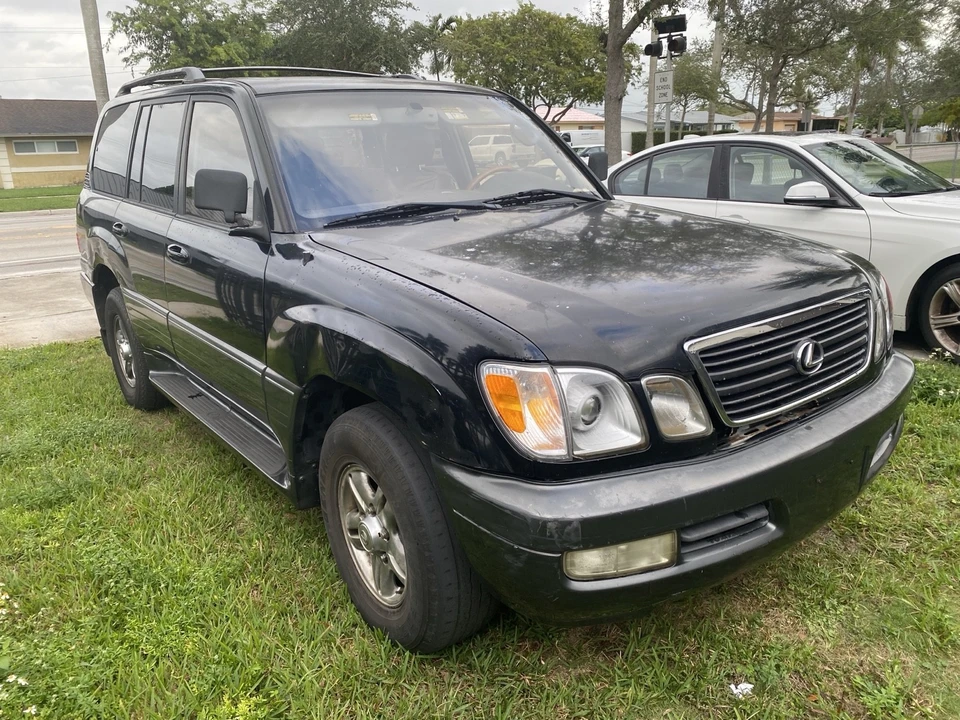 2001 Lexus LX 2nd Gen - Image 6 of 19