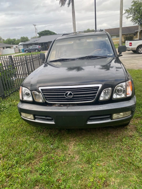 2001 Lexus LX 2nd Gen - Image 5 of 19