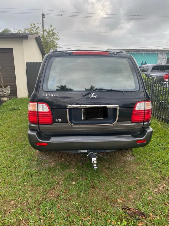 2001 Lexus LX 2nd Gen - Image 4 of 19