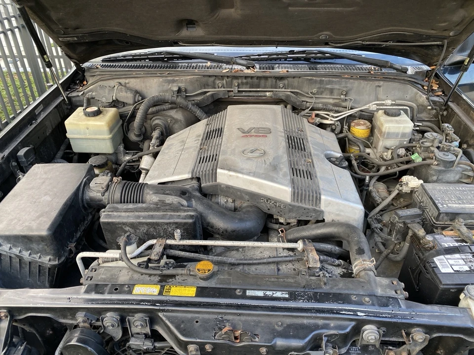 2001 Lexus LX 2nd Gen - Image 16 of 19