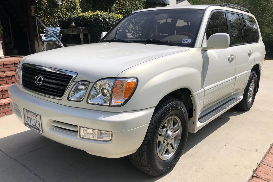 2001 Lexus LX 2nd Gen - Image 3 of 5