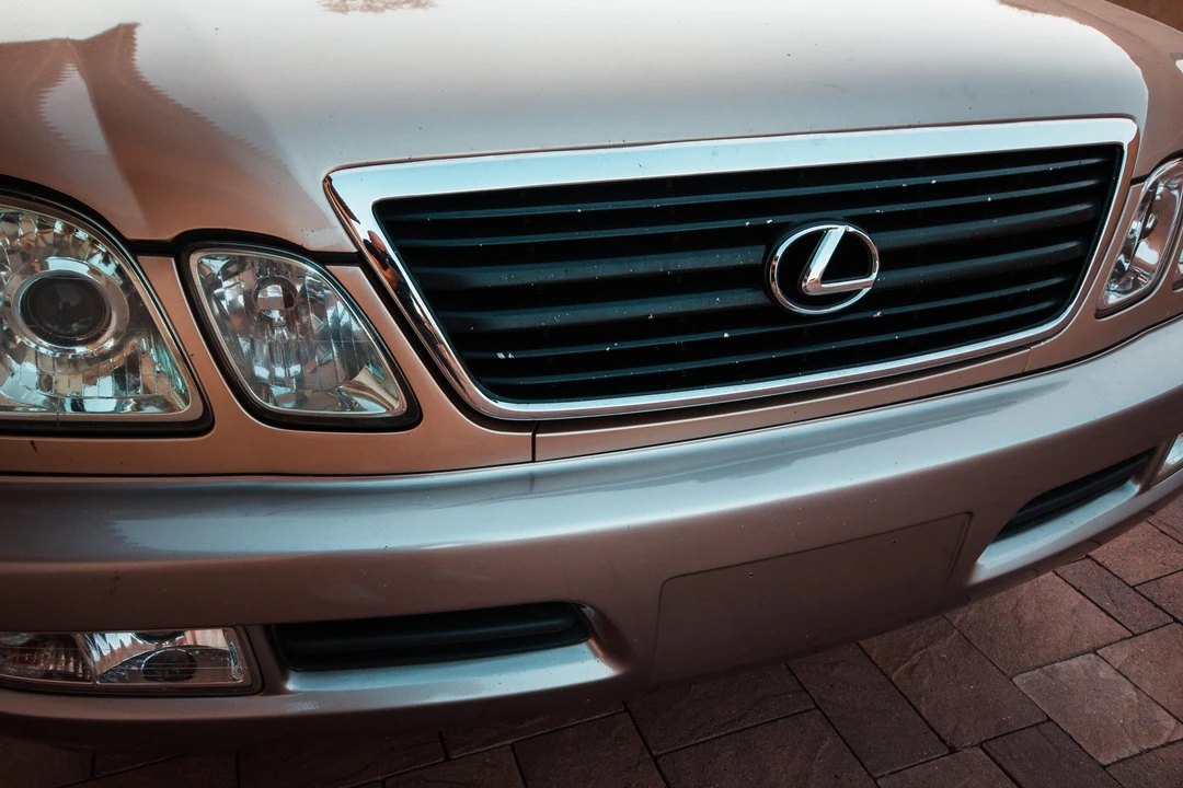 2001 Lexus LX 2nd Gen - Image 21 of 31