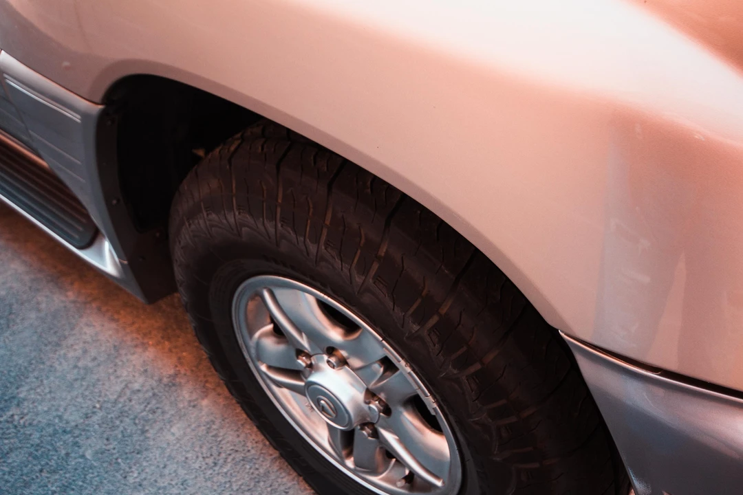 2001 Lexus LX 2nd Gen - Image 31 of 31