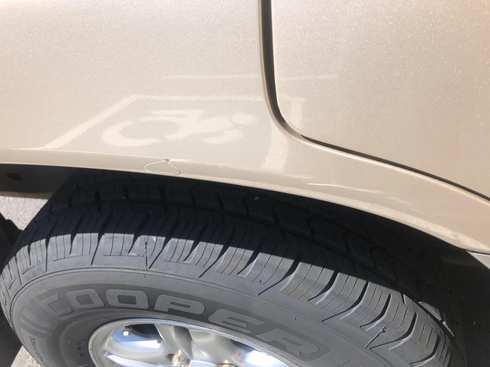2001 Lexus LX 2nd Gen - Image 28 of 31