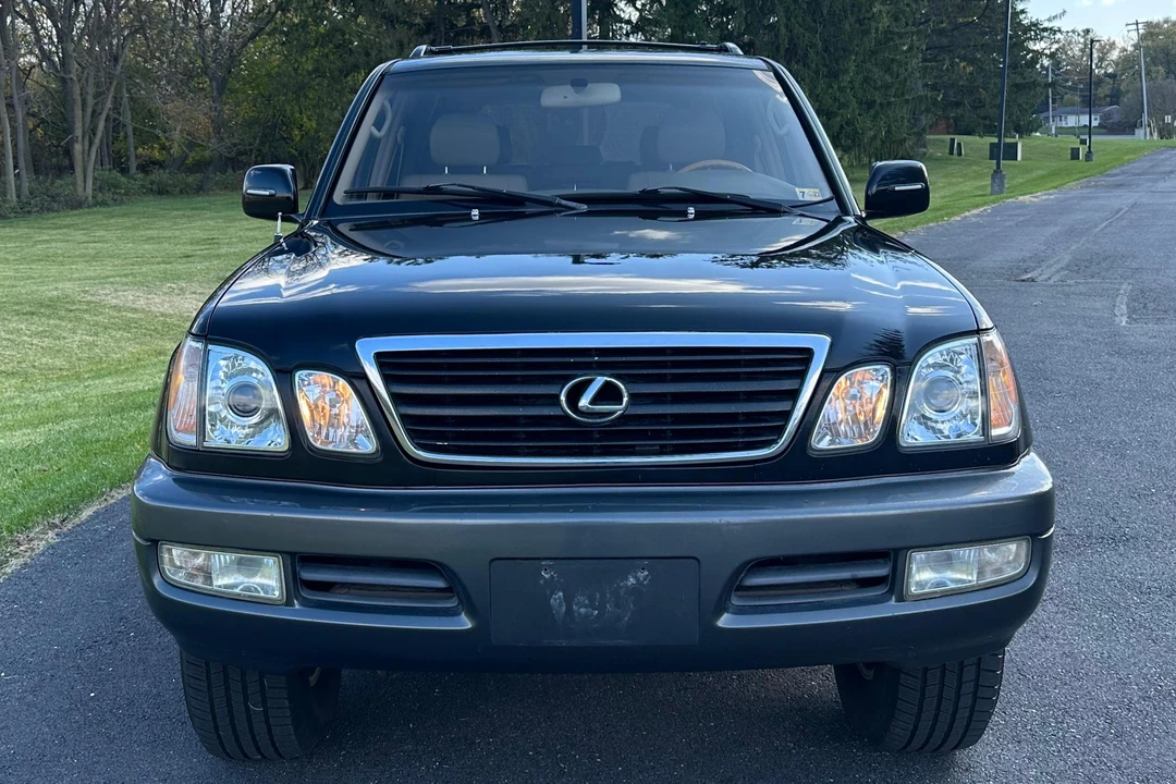 2001 Lexus LX 2nd Gen - Image 2 of 31