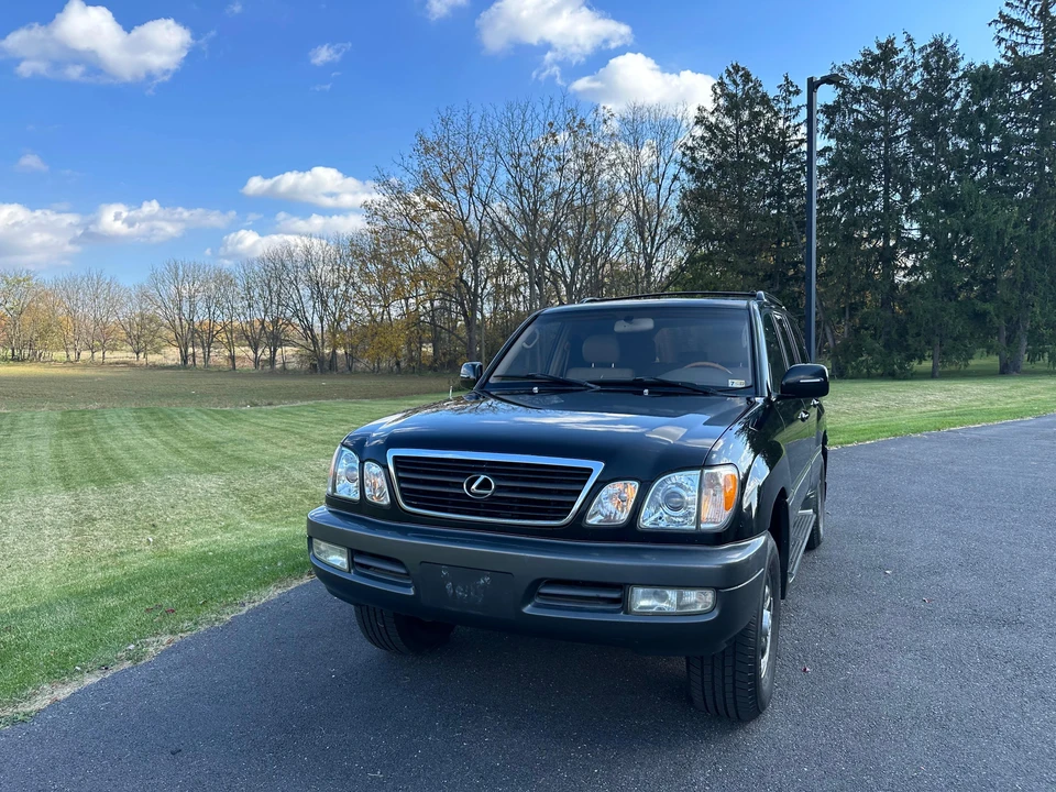 2001 Lexus LX 2nd Gen - Image 7 of 31