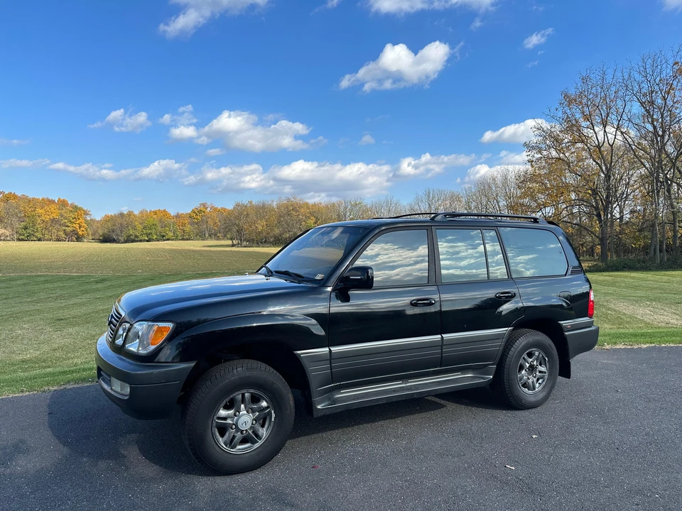 2001 Lexus LX 2nd Gen - Image 13 of 31