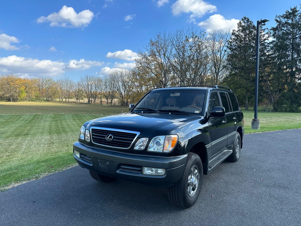 2001 Lexus LX 2nd Gen - Image 8 of 31