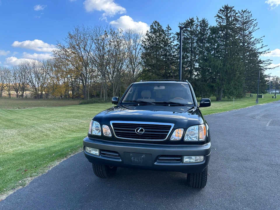 2001 Lexus LX 2nd Gen - Image 6 of 31