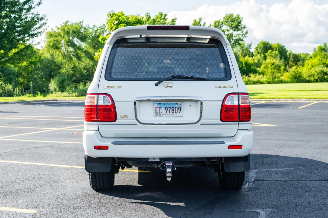 2001 Lexus LX 2nd Gen - Image 5 of 31
