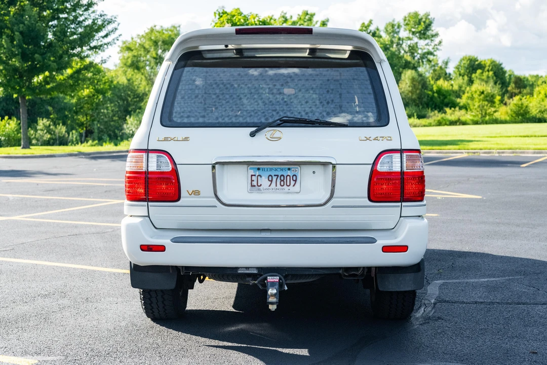 2001 Lexus LX 2nd Gen - Image 16 of 31