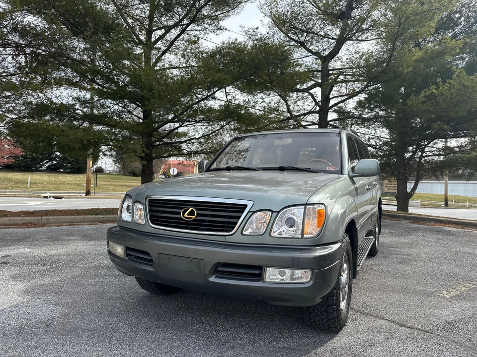 2001 Lexus LX 2nd Gen - Image 7 of 31