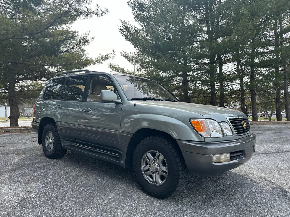 2001 Lexus LX 2nd Gen - Image 31 of 31