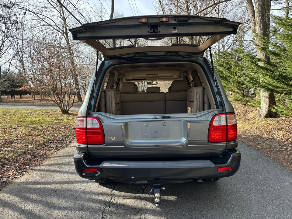 2001 Lexus LX 2nd Gen - Image 22 of 31