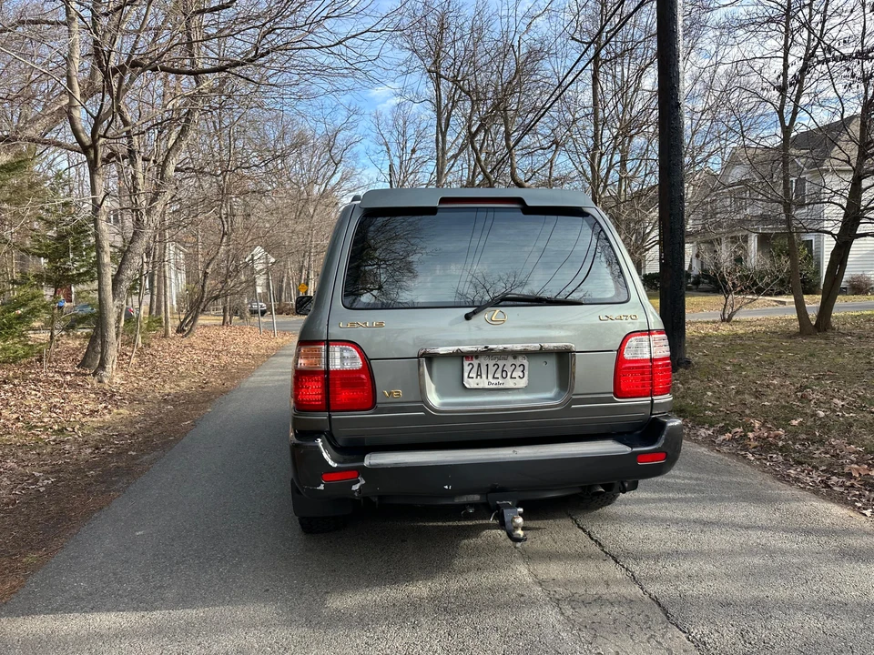 2001 Lexus LX 2nd Gen - Image 21 of 31