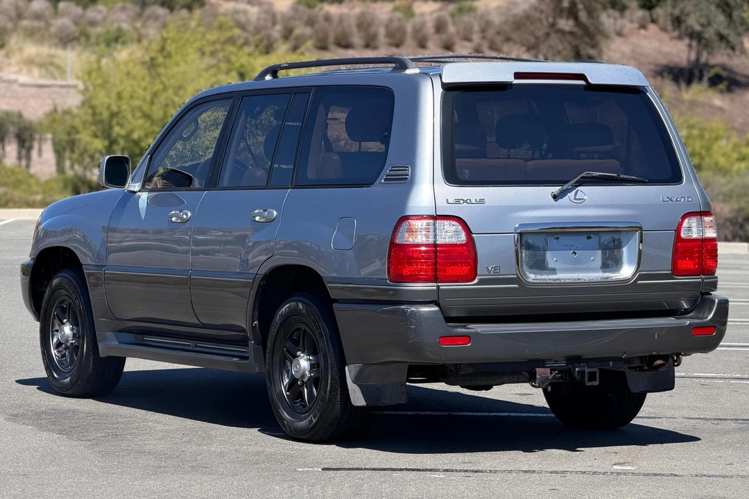2001 Lexus LX 2nd Gen - Image 4 of 31