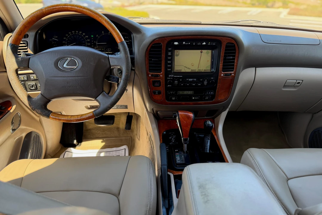 2001 Lexus LX 2nd Gen - Image 20 of 31