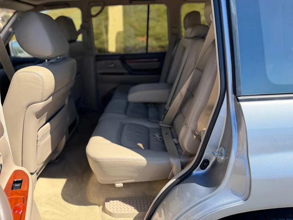 2001 Lexus LX 2nd Gen - Image 30 of 31