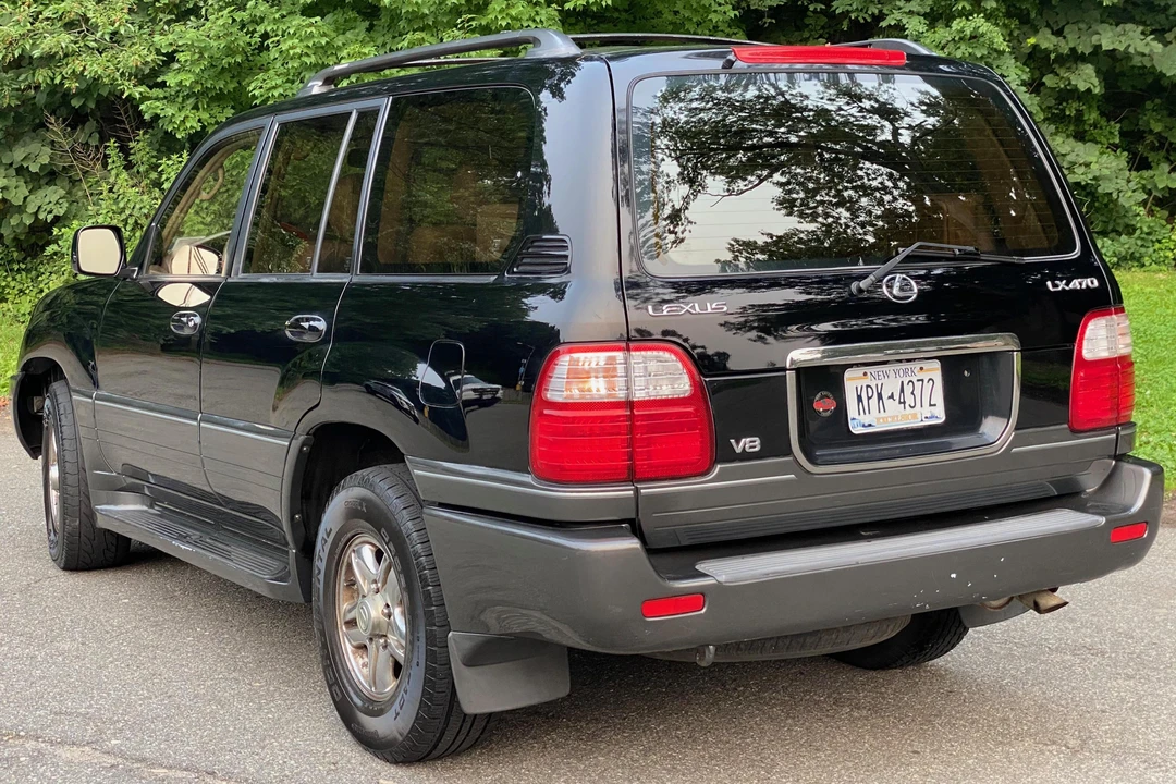 2001 Lexus LX 2nd Gen - Image 5 of 31
