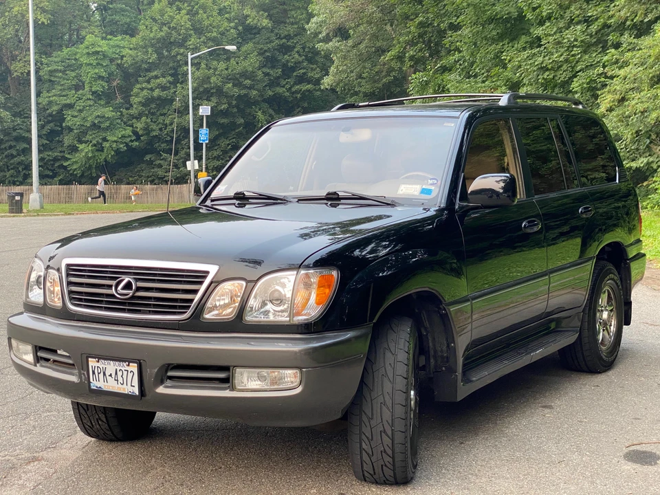 2001 Lexus LX 2nd Gen - Image 6 of 31